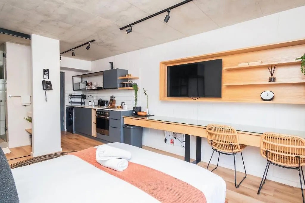 Luxury Studio With Ocean Views And Rooftop Pool Κέιπ Τάουν Διαμέρισμα